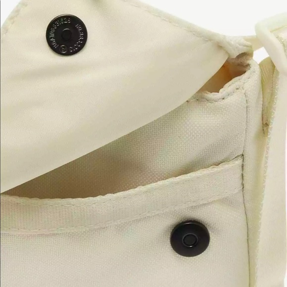 Nike Sportswear Futura Revel 365 Crossbody Bag - Picture 6 of 14